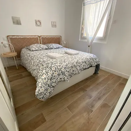 Au Coeur Du Faubourg - Atelier Marin Apartmán